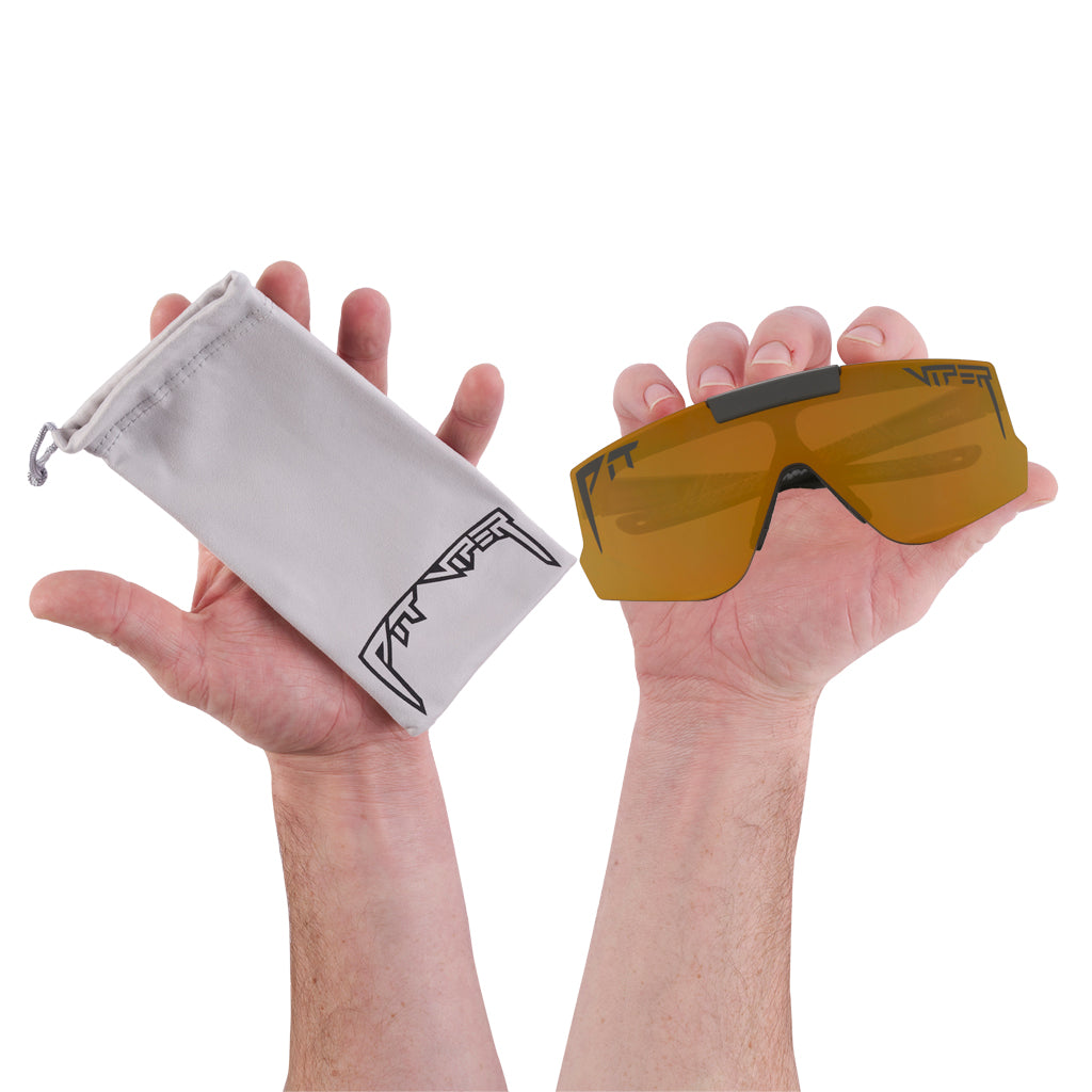 The Exec Flip-Offs 2.0 - Gold / Regular - Package contents