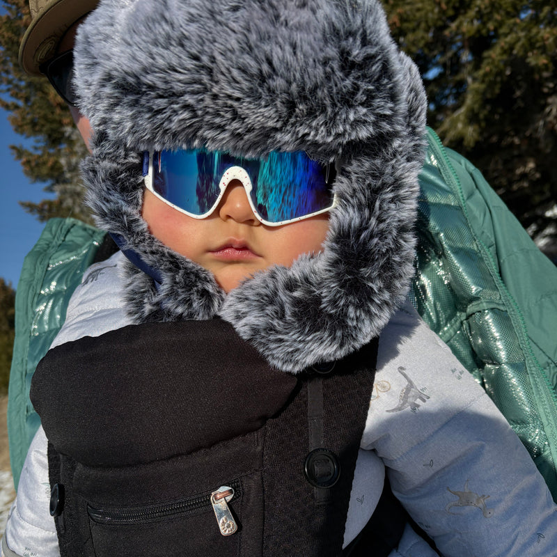  | lifestyle_shot.JPG | Person wearing The Merika Baby Vipes