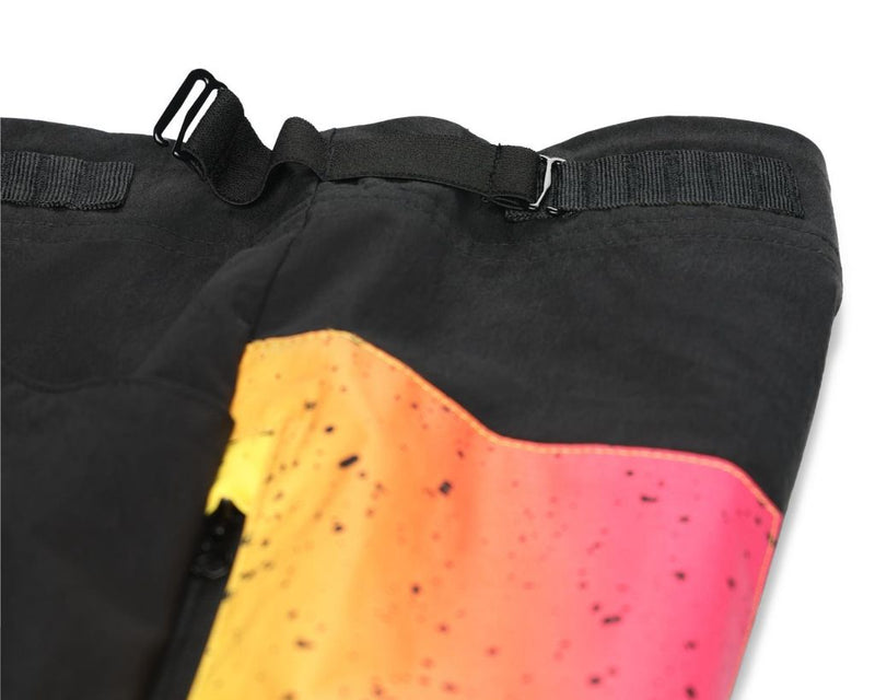  | detail_waistband.JPG | Close-up of the adjustable waistband buckle on the High Speed Off Road Italo MTB Short showing the gradient liner panel