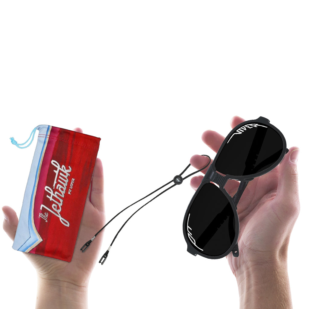 The Exec Jethawk - HDPV Polarized Smoke - Package contents