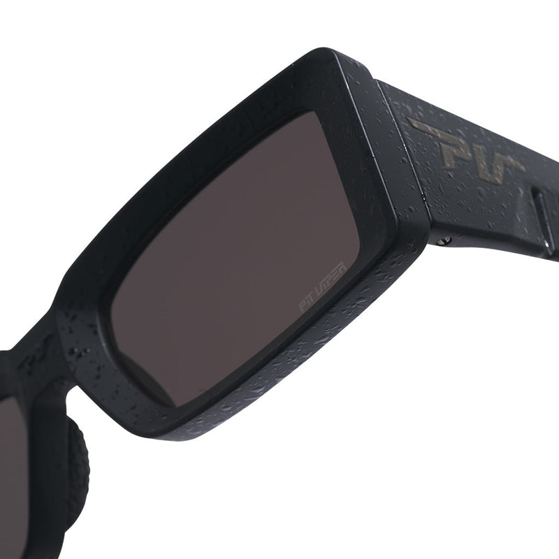  | im_ready_for_my_closeup.JPG | Close-up detail view of The Blacking Out Low Bones