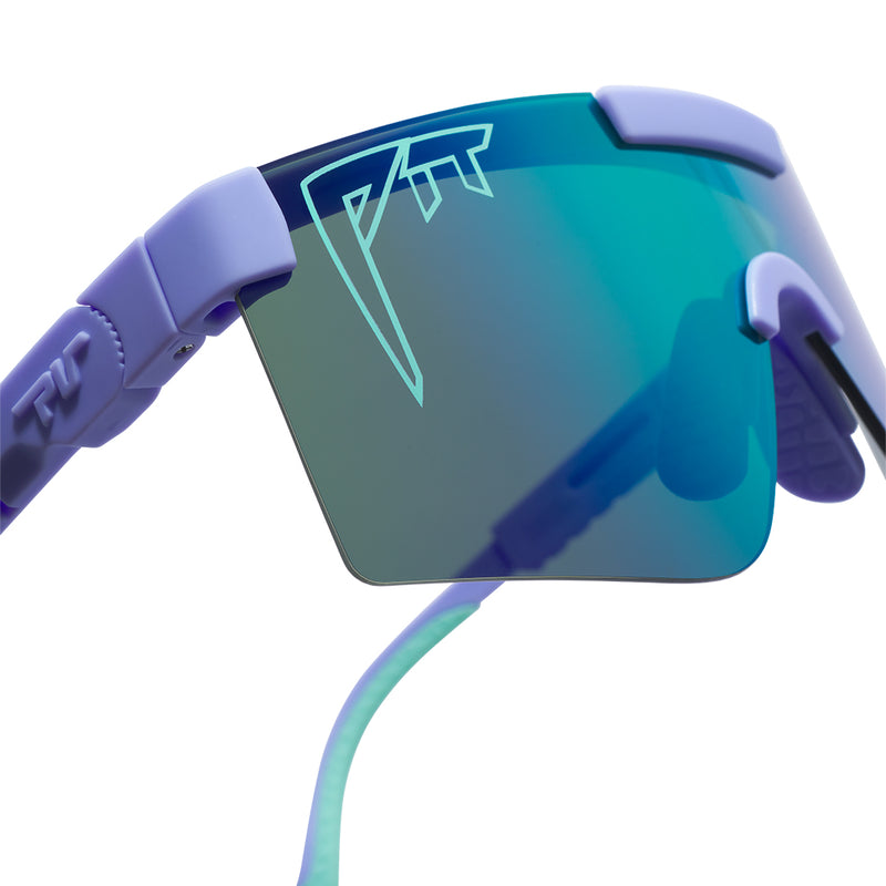 HDPV Polarized Blue-Green / Regular | im_ready_for_my_closeup.JPG | Studio view of The Moontower Original 2.0 with hdpv polarized blue-green / regular lens