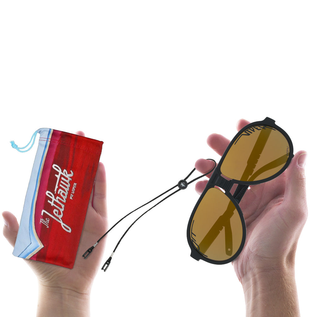 The Exec Jethawk - Polarized Gold - Package contents