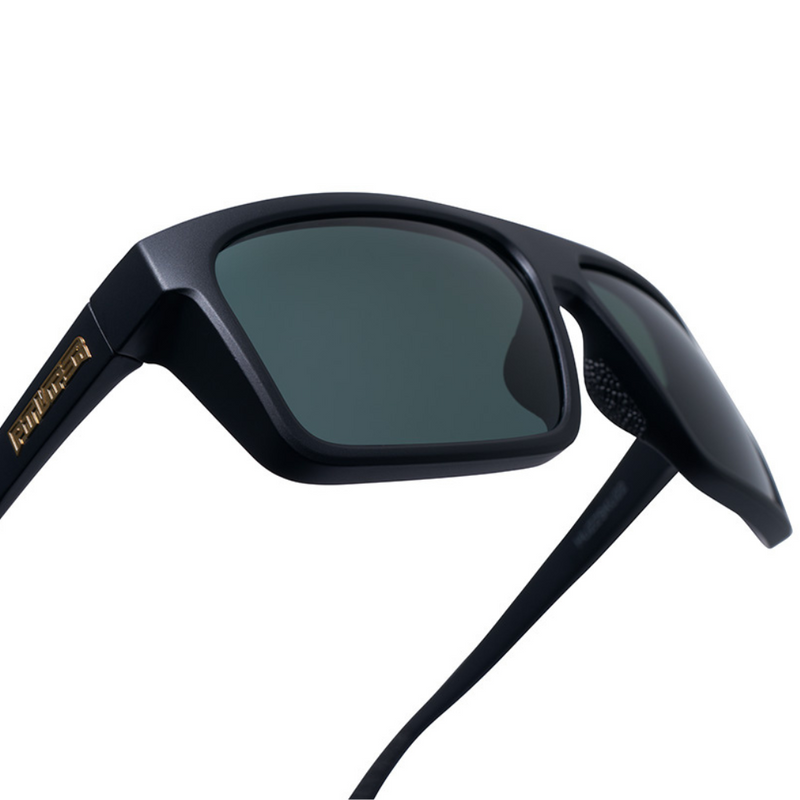 / HDPV Polarized Smoke | im_ready_for_my_closeup.JPG | Studio view of The Exec Turboshaft with hdpv polarized smoke lens