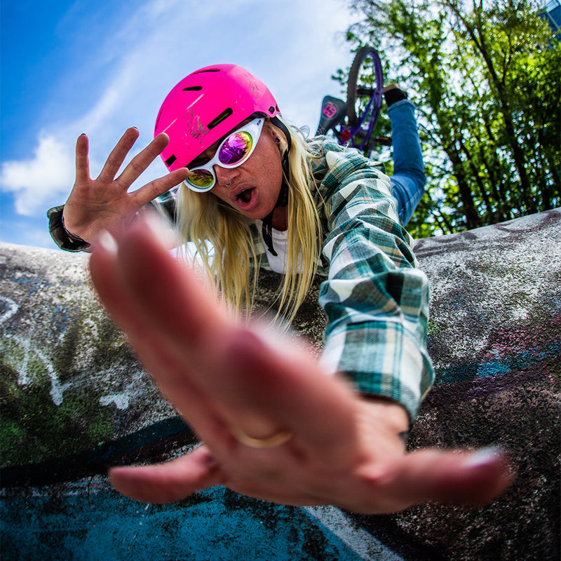 / Pink | photo_of_person_2.JPG | Person wearing The Miami Nights Slammer with Pink lens