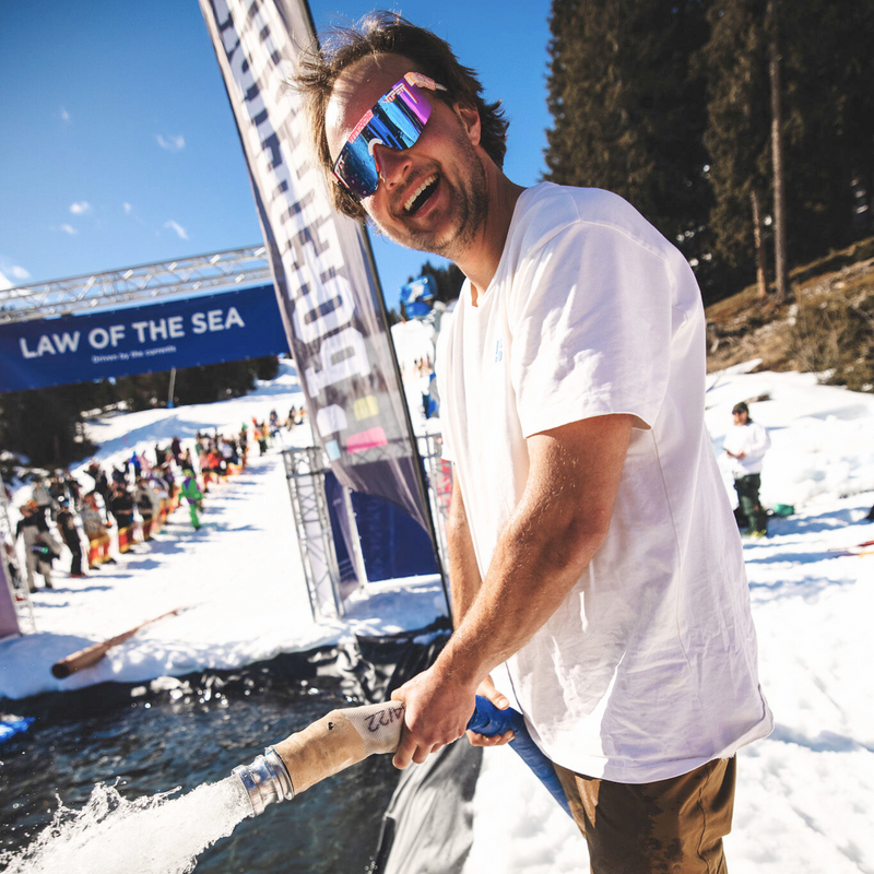 HDPV Polarized Blue-Purple / Regular | photo_of_person.JPG | Person wearing The Aftershock Original 2.0 with HDPV Polarized Blue-Purple lens